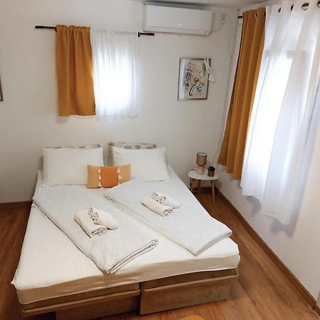 Ljubovic Apartman ポドゴリツァ エクステリア 写真